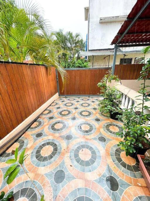 Corner House, Lonavla By Meheru-4 Bhk Villa With Pool Exterior foto
